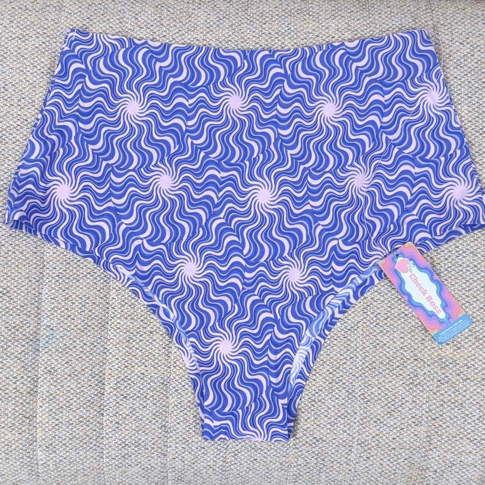NWT Cheek Boss High Waisted Cheeky Swirly Waves XL